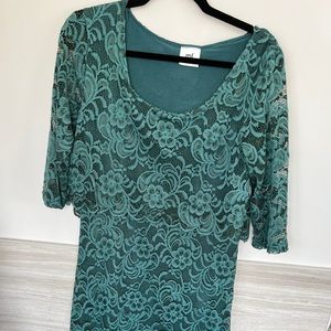 Lace maternity/nursing dress. Size large.